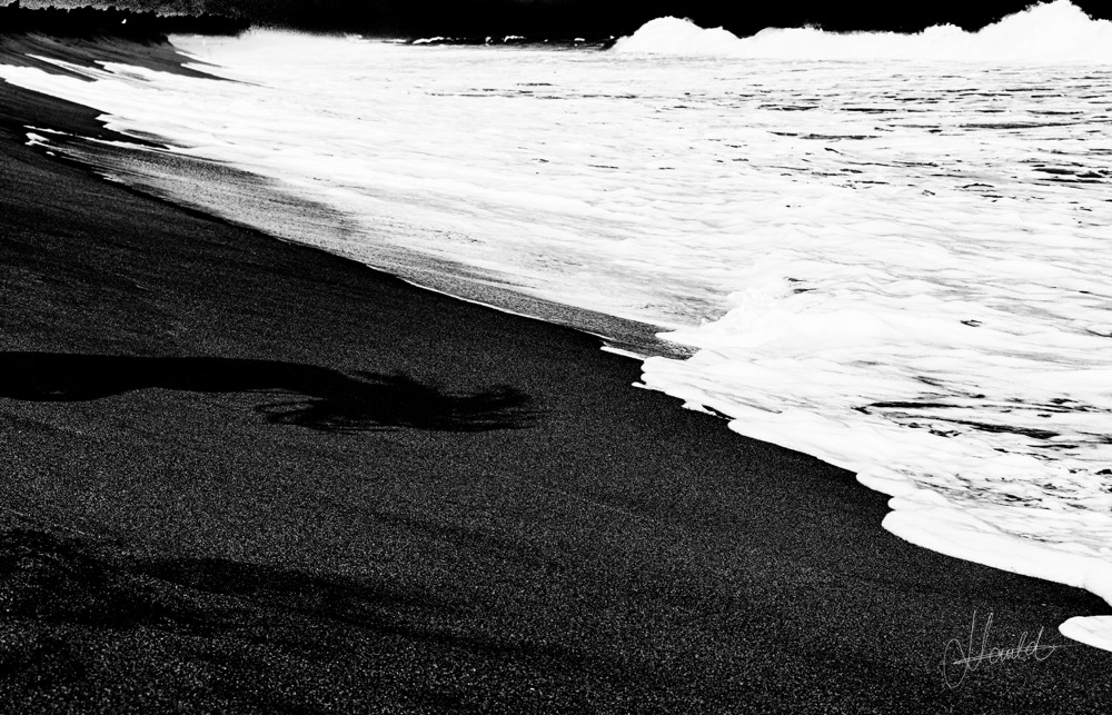 Présence effacée, texture vivante, Vibration Côtière, Nauld Adjahuime